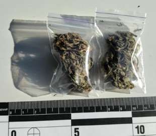 Патрульні Київщини продовжують виявляти у громадян заборонені речовини (ФОТО)