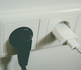 Уязвимости в «умных» розетках позволяют взломать домашнюю сеть