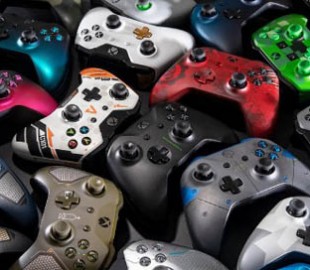 Поклонник Microsoft собрал полную коллекцию контроллеров Xbox