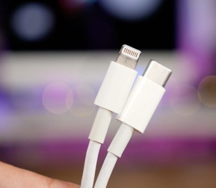 Apple создала новый кабель Lightning, который совсем не боится воды