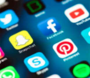 США будет собирать базу профилей иммигрантов и беженцев в социальных сетях