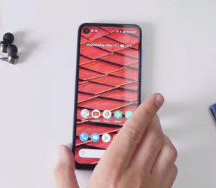 Motorola представила смартфон One Vision с уникальным дисплеем