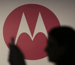 Смартфон Moto E5 Play показал лицо