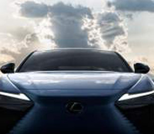 Lexus завтра покаже свій перший електромобіль