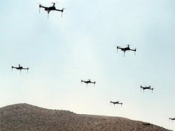 У США вперше випробували рої автономних бойових дронів зі ШІ: на що вони здатні