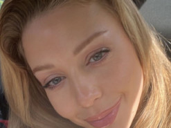 Тіна Кароль зачарувала усміхненим виглядом на сонячному селфі