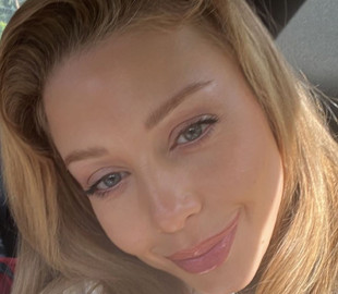 Тіна Кароль зачарувала усміхненим виглядом на сонячному селфі