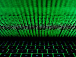 Телефони українських чиновників потрапили у приціл хакерів - Reuters