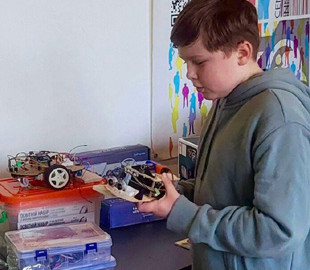 Юний винахідник з Івано-Франківська створив «лазерну гармату» для захисту України