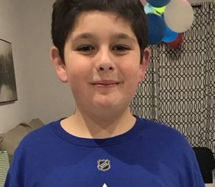 Звезды поздравили ребенка, к которому никто не пришел на праздник