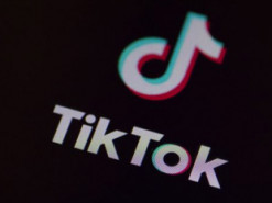 Украинские полицейские танцуют и снимают юмористические ролики в TikTok