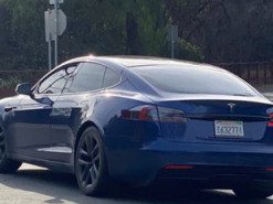 Прототип Tesla Model S с обновлённым дизайном замечен в США
