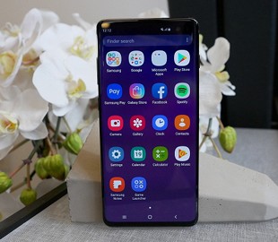 Смартфон Samsung Galaxy S10+ получил первое обновление