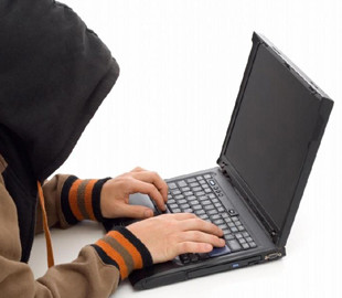 Чоловік перерахував аферистам майже 240 000 гривень за автівку з Європи