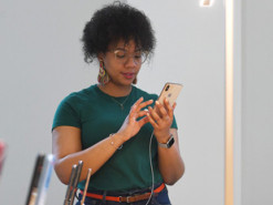 Apple начала тестировать полноэкранный сканер отпечатков пальцев на iPhone