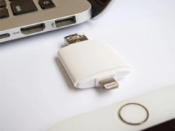 Як скинути фото та відео з iPhone на USB-флешку - комп'ютер не потрібен