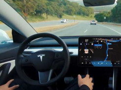 Tesla почала стежити за водіями. Незгодним заблокують автопілот