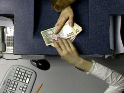 Кассира одесского банка заподозрили в присваивании денег клиентов