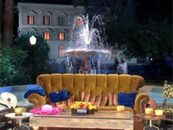 В Интернете появилось фото со съемок нового эпизода «Друзья»