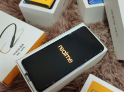 Обновления прошивок сильно замедляют зарядку смартфонов Realme