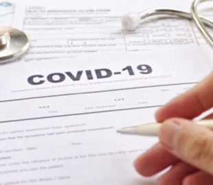 У Києві повідомили про підозру жінці, яка шукала клієнтів для лікарів, які видавали фальшиві COVID-сертифікати