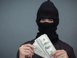 Авто та документи онлайн: в Україні зʼявились нові шахрайські схеми