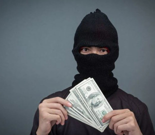 Авто та документи онлайн: в Україні зʼявились нові шахрайські схеми