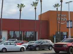 Amazon відкрив свій перший магазин без кас та продавців за межами США