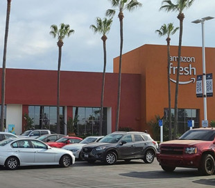 Amazon відкрив свій перший магазин без кас та продавців за межами США