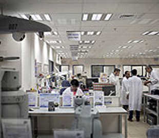 Франція та ЄС стимулюватимуть американських вчених приїжджати до Європи