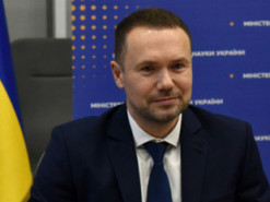 За партами та онлайн: Шкарлет розповів, скільки шкіл відкрилися сьогодні