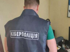 Мошенник из Днепра обманул людей на полмиллиона гривен, продавая несуществующие товары в интернет-магазине