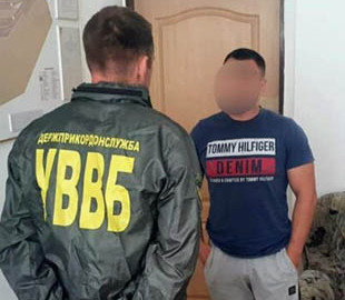 35-річний “студент” спробував закрити очі закарпатським прикордонникам двома тисячами доларів