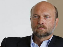 Беглый российский бизнесмен Пугачев опубликовал фото дочерей Путина