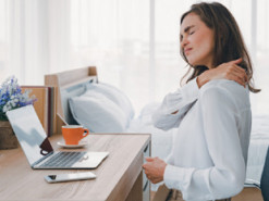 Врач рассказал, как оставаться стройной при сидячей работе