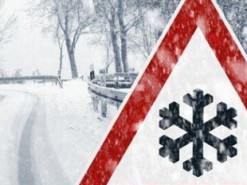 Українців попереджують про дефіцит протиожеледних реагентів