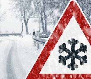 Українців попереджують про дефіцит протиожеледних реагентів