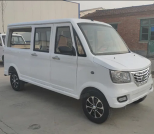 Как выглядит электромобиль за $4000 на 9 человек, который продают на Alibaba