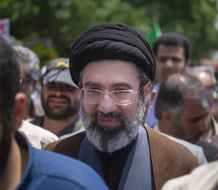 Верховний лідер Ірану не зʼявляється на публіці. На заміну виходить штучний інтелект — WSJ