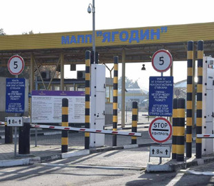 На одному з пунктів на кордоні з Польщею у 7 разів скоротилась черга автівок