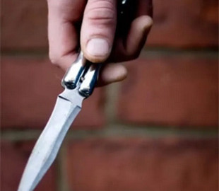 Вдарив сина кілька разів ножем у груди: під Харковом затримано чоловіка, який скоїв страшне вбивство під час окупації