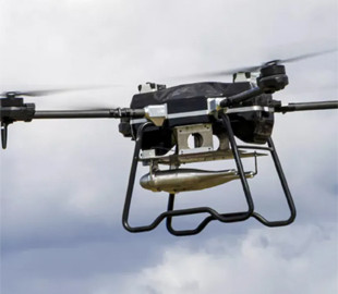 Литовські школярі навчатимуться збирати та керувати дронами — Delfi