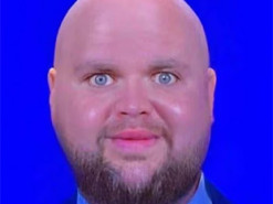 Норвезького туриста не впустили до США через мем із лисим Джей Ді Венсом на його телефоні