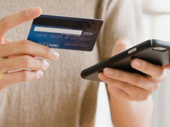 Мошенники начали атаковать беженцев и использовать новую схему: как она выглядит