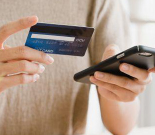 Мошенники начали атаковать беженцев и использовать новую схему: как она выглядит