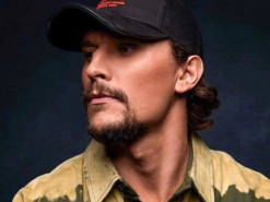 "Пила воду из батареи": украинский актер рассказал, как его теща выживала в Мариуполе