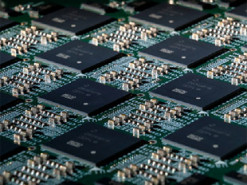 Intel представила компьютер с 64 нейроморфными чипами
