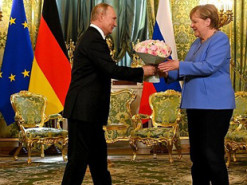 Меркель заявила, що міцний мир у Європі можливий лише за участі Росії