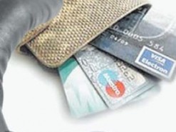 Як не стати жертвою «карткових» шахраїв: 13 порад