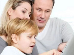 Использование смартфона не делает вас плохими родителями: новое исследование